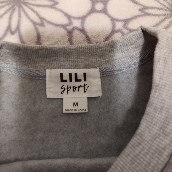 Crewneck - Picture 5 of 5